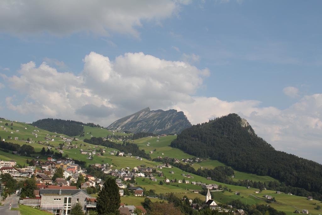 Hotel Sonne Amden Bagian luar foto